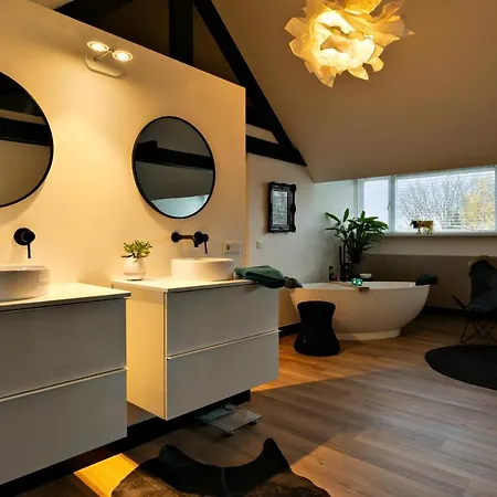 Stadsslaperij לינה וארוחת בוקר טילבורג